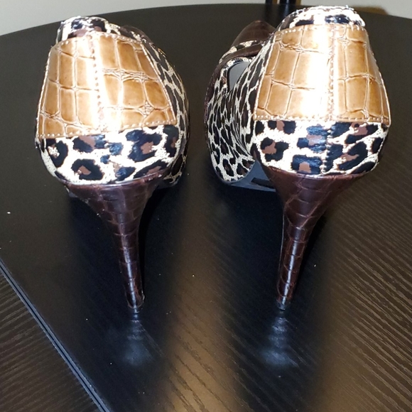 Heels - Picture 2 of 4